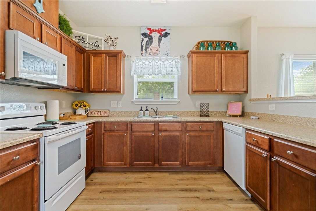 1109 W Nelson Ave - Photo 6 of 14