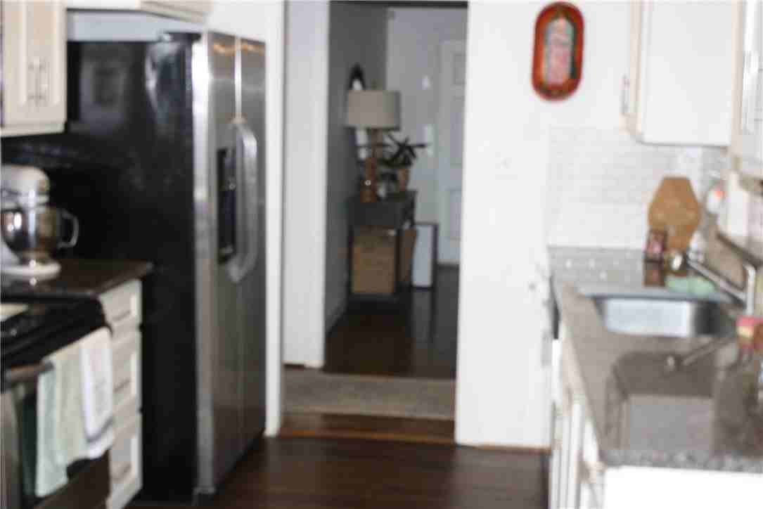 332 S Morningside St - Photo 6 of 26