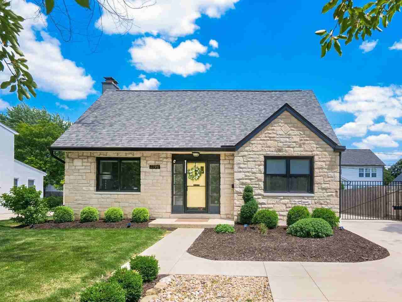 2796 Northwest Blvd - Photo 2 of 50