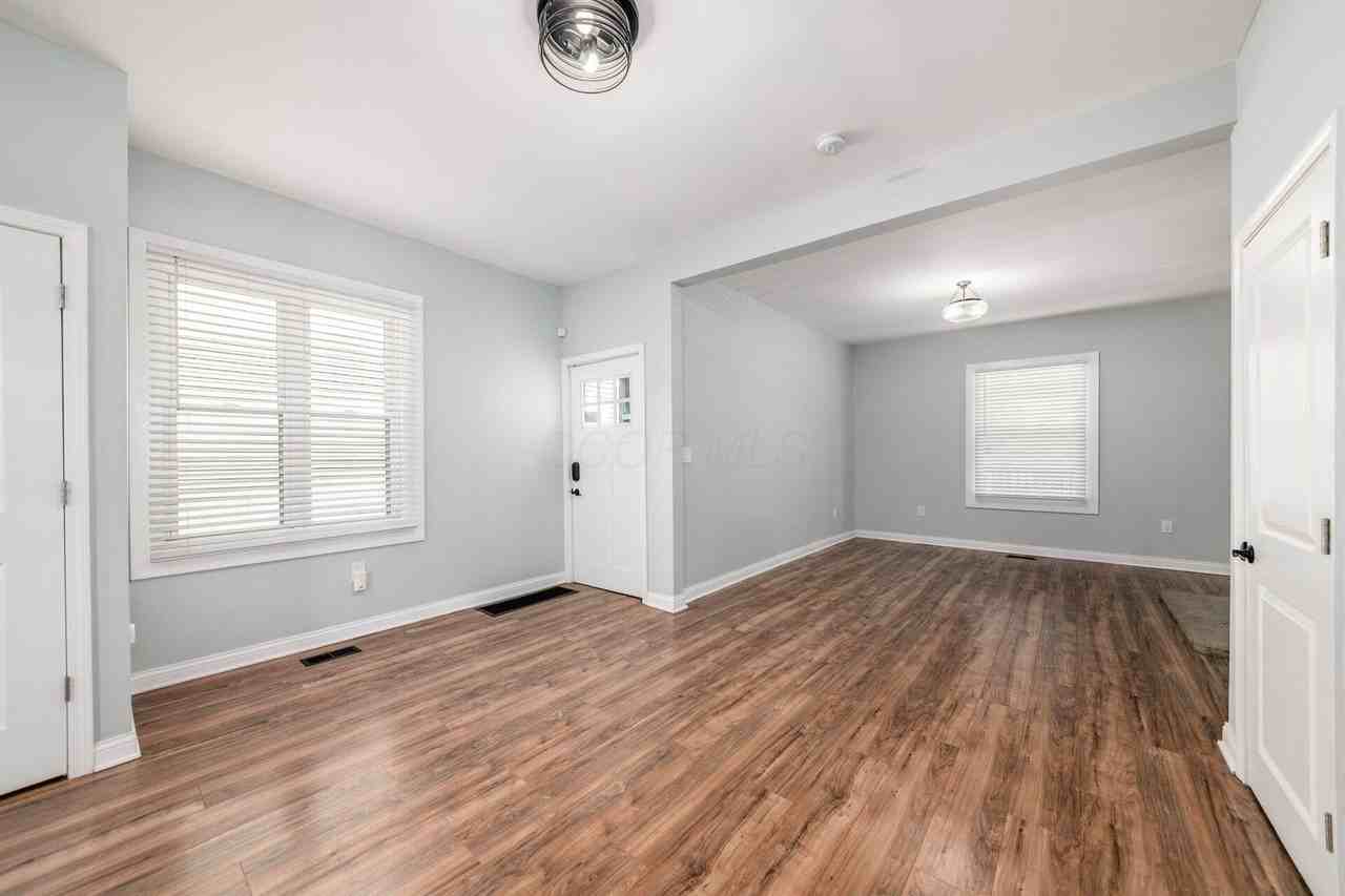 997 Oakwood Ave - Photo 5 of 38