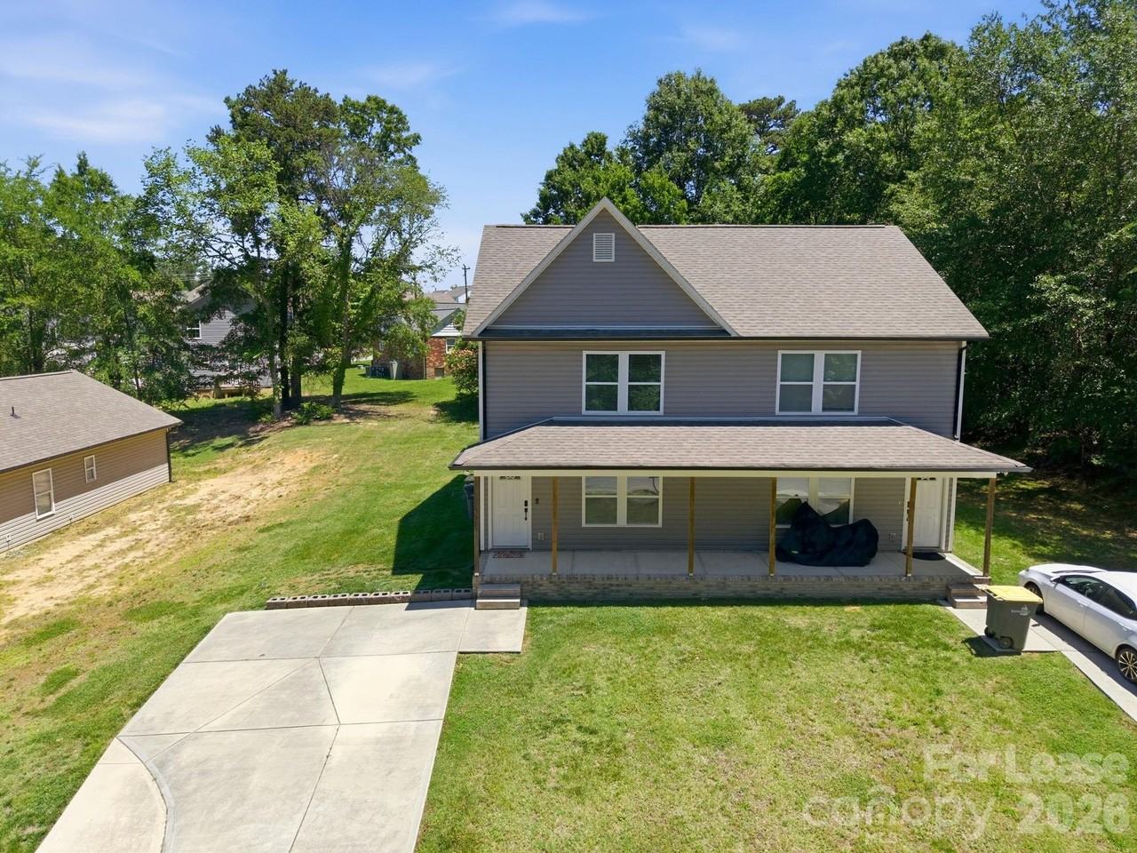 1361 Ontario Dr - Photo 2 of 40