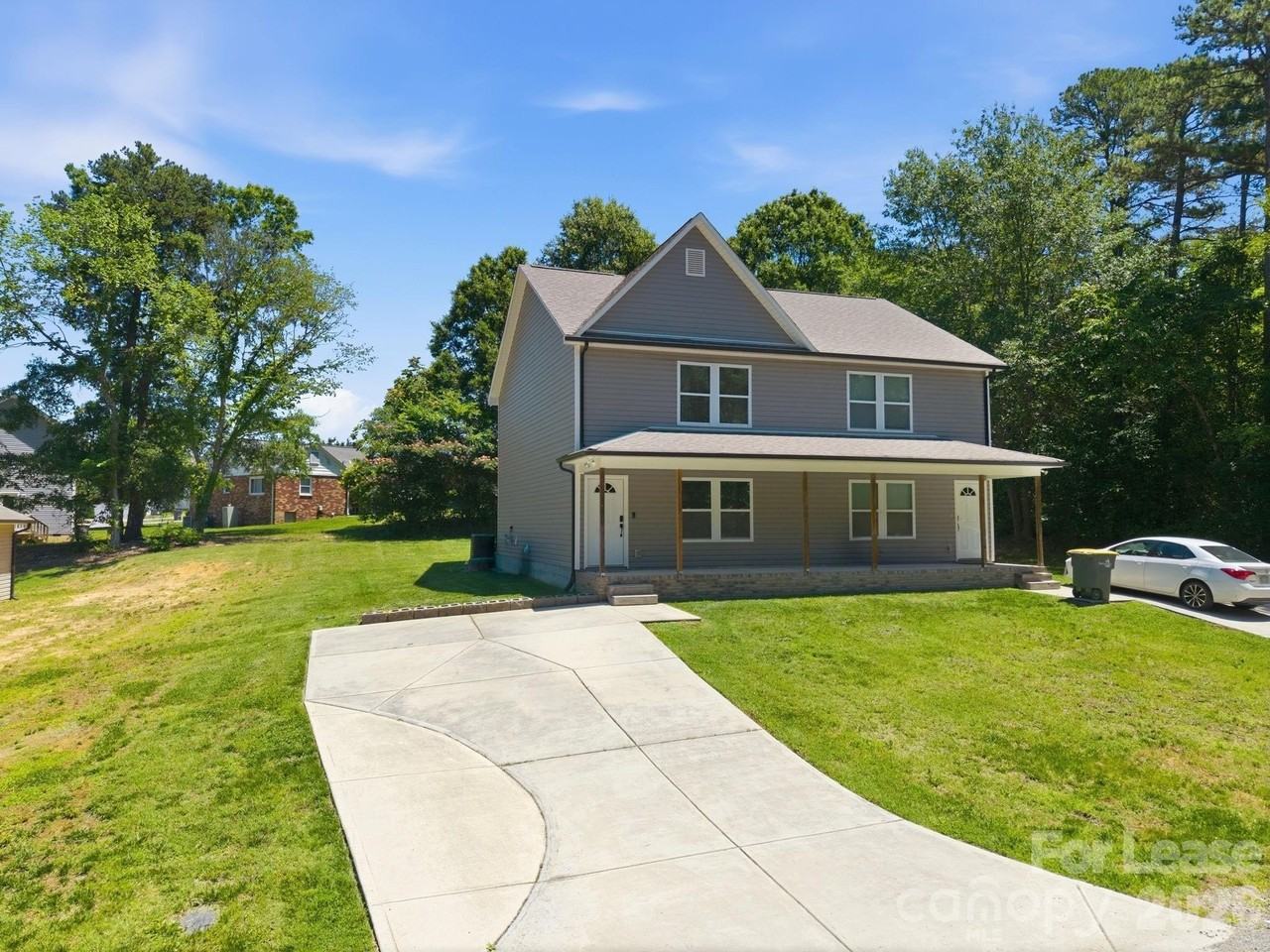 1361 Ontario Dr - Photo 3 of 40