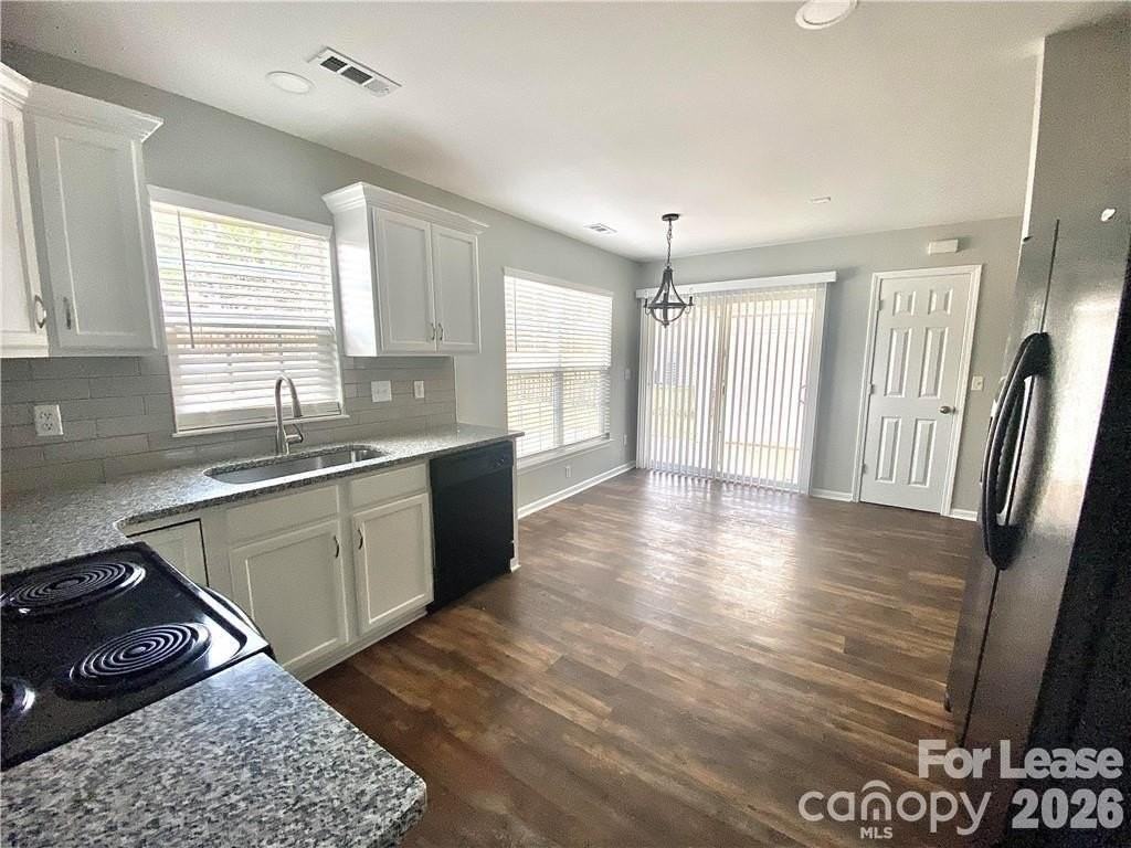 7038 Whittingham Dr - Photo 7 of 25