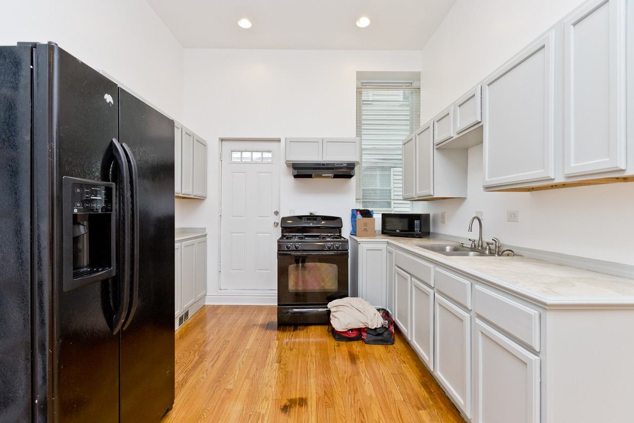 1732 W 17th St #1RFB - Photo 4 of 12