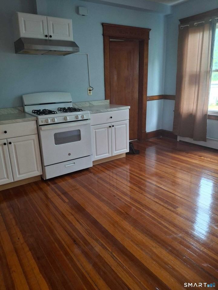 486 Wilson St #1 - Photo 3 of 11