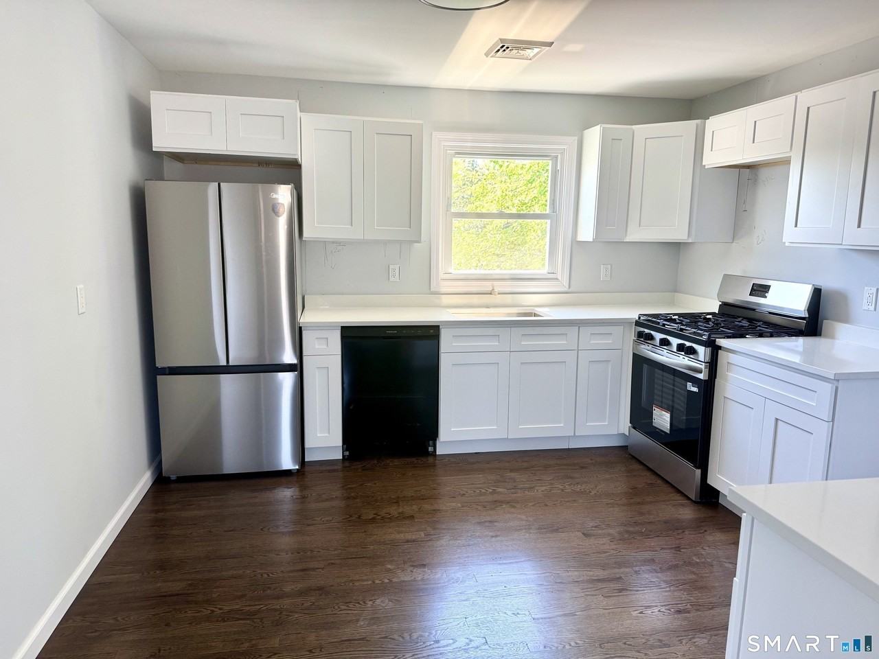 64 Velvet St - Photo 2 of 7