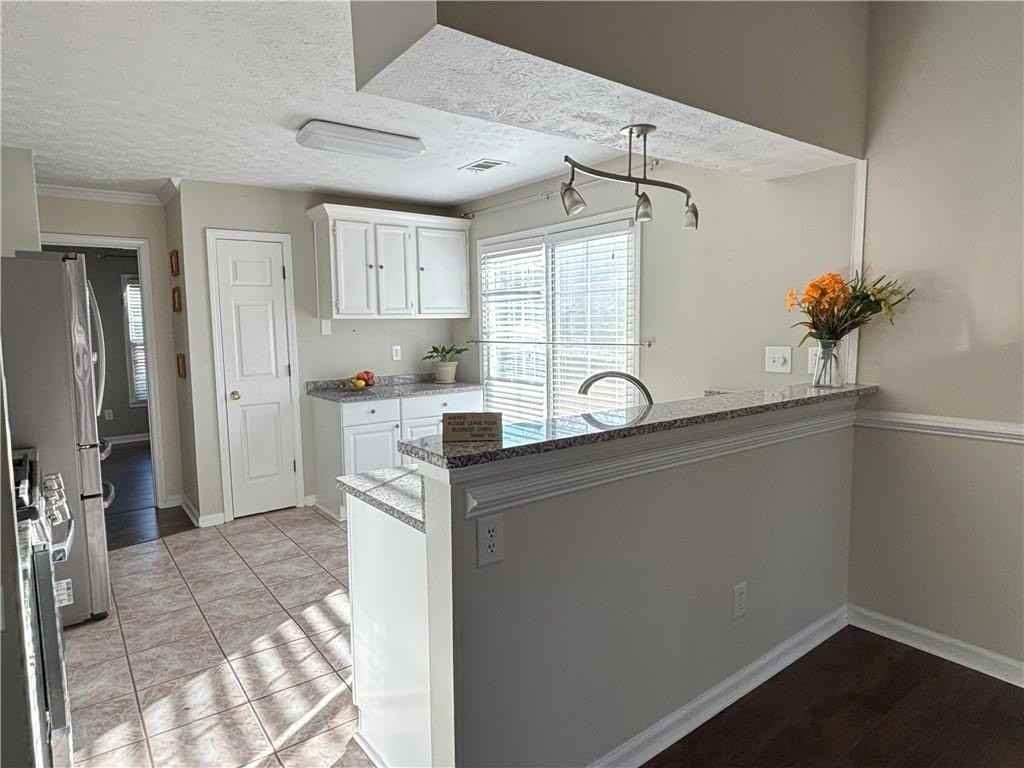 4870 Camberbridge Dr - Photo 4 of 9