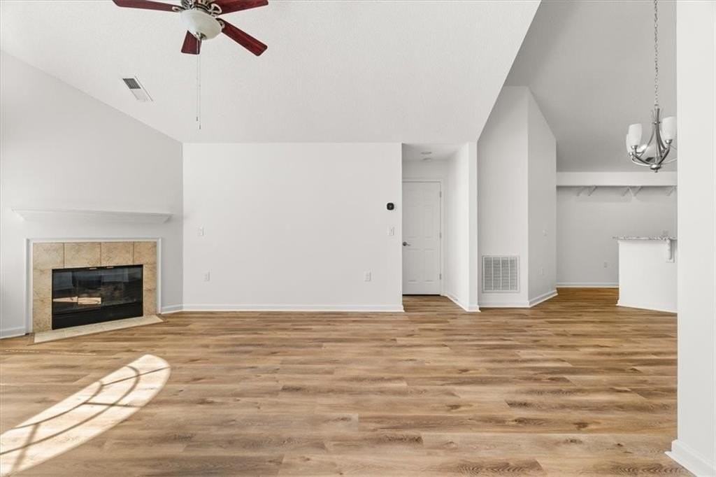 1305 Village Ln - Photo 5 of 36