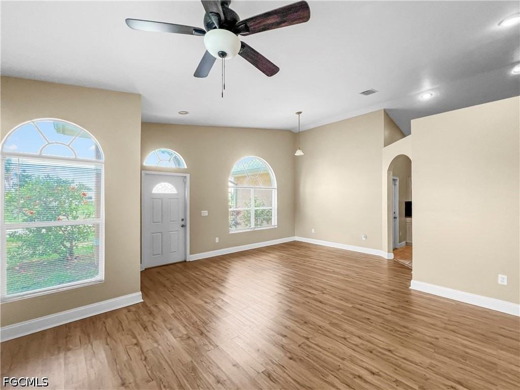 2105 Ne 15th Ter - Photo 5 of 44