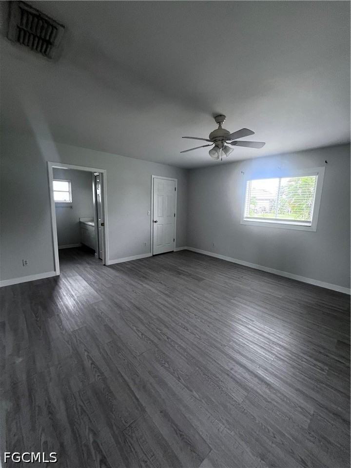 1306 Sw 11th St - Photo 3 of 12