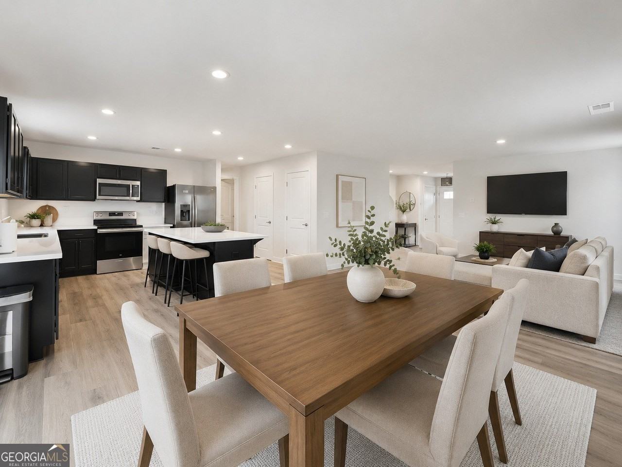 9060 Celtic Dr - Photo 3 of 11