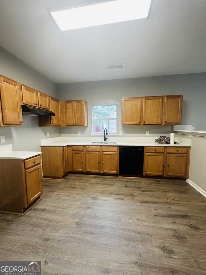 7302 Wagon Wheel Ct - Photo 2 of 14