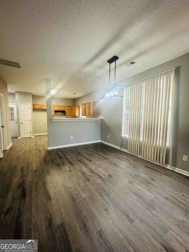 7302 Wagon Wheel Ct - Photo 5 of 14