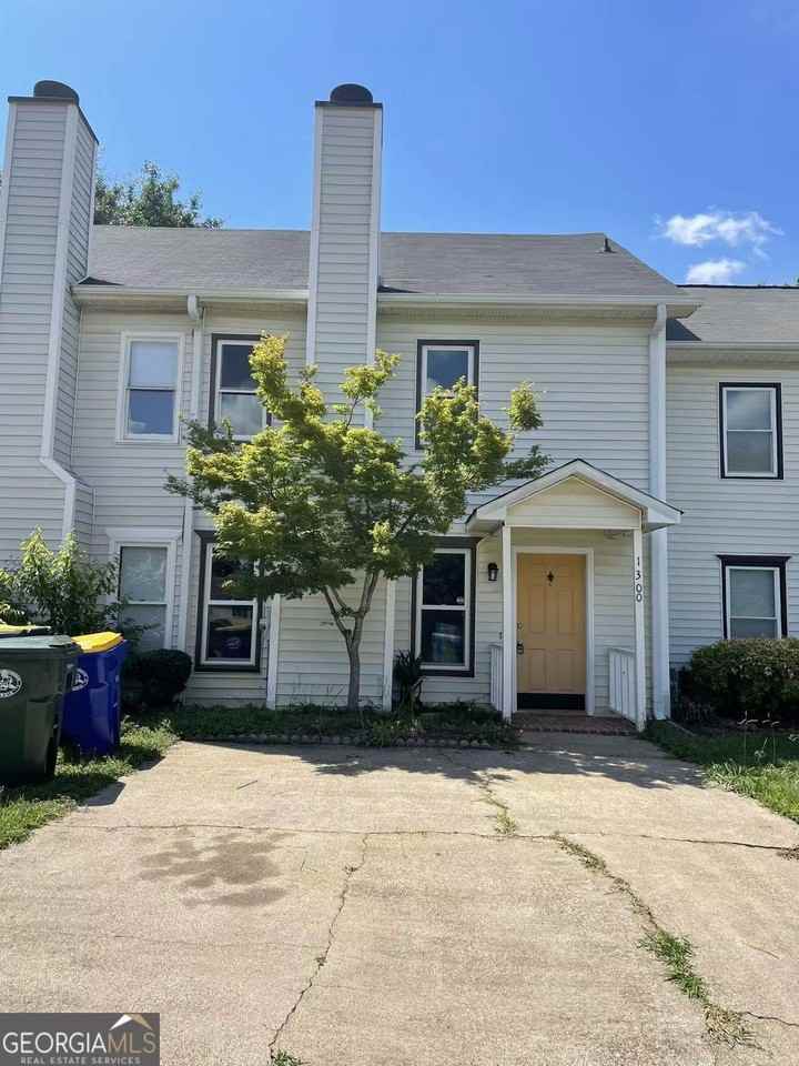 1300 Kennesaw Trace Ct Nw