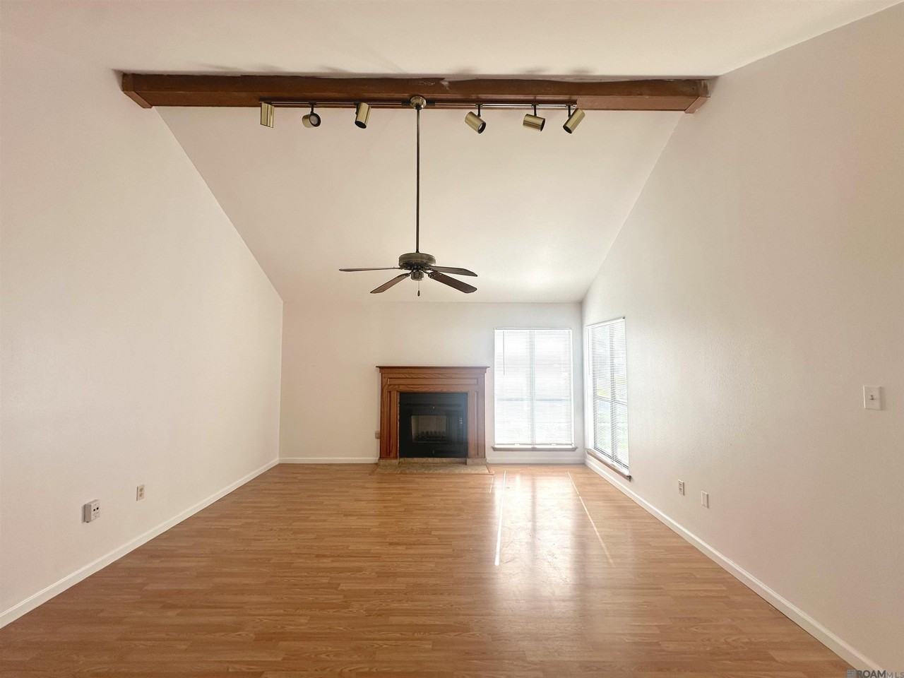 9786 Kinglet Dr - Photo 3 of 16