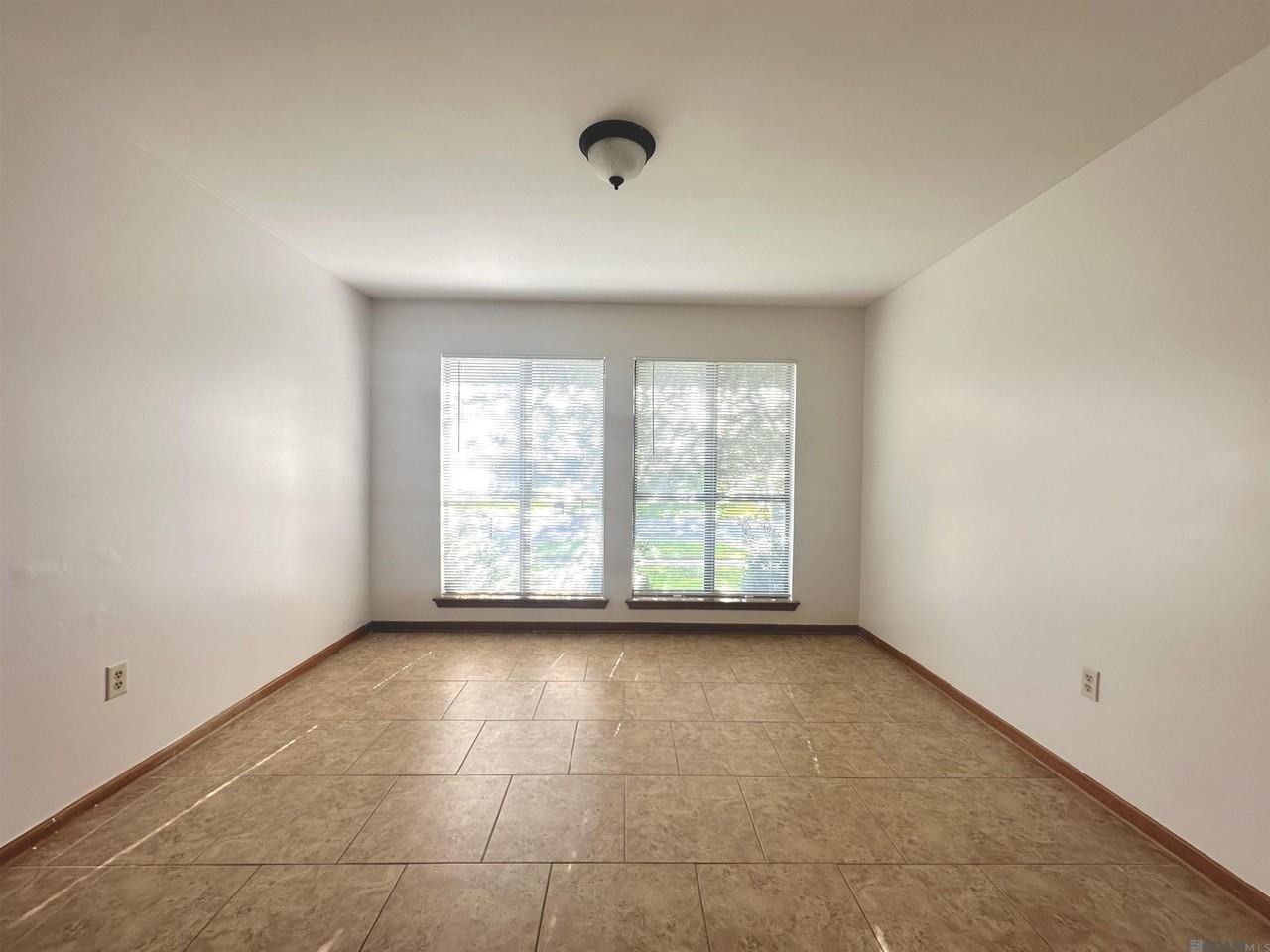 9786 Kinglet Dr - Photo 5 of 16