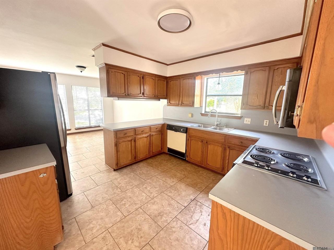 9786 Kinglet Dr - Photo 6 of 16