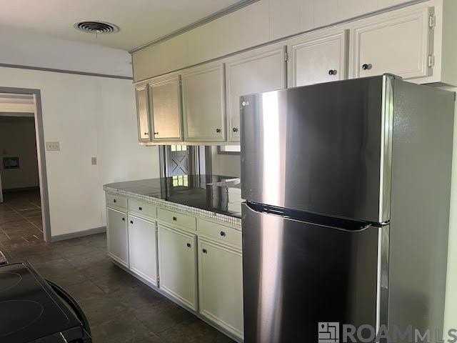 2464 Kensington Dr - Photo 3 of 31
