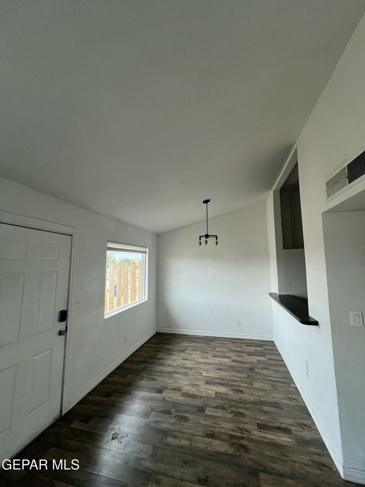 8609 Mercury St #B - Photo 2 of 28