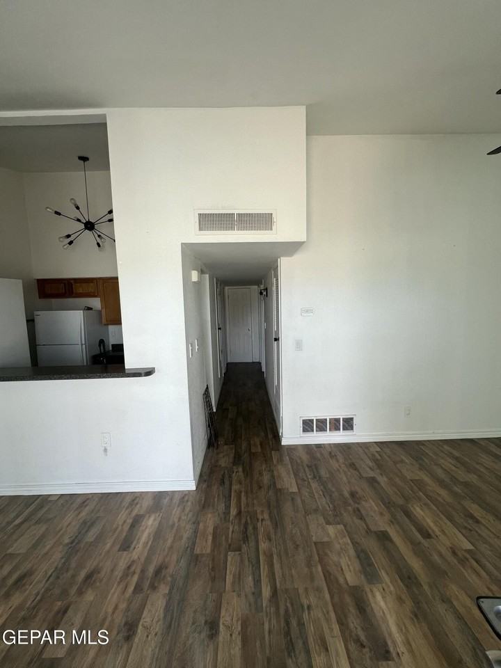8609 Mercury St #B - Photo 4 of 28
