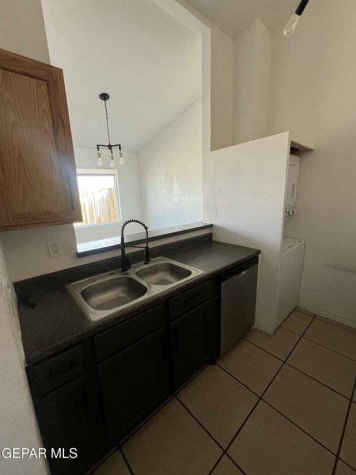 8609 Mercury St #B - Photo 6 of 28