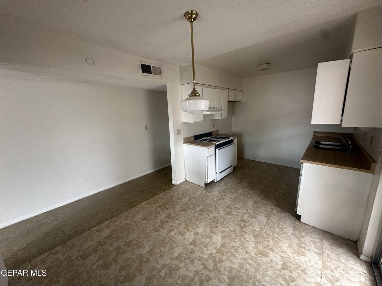 2901 Beachcomber Dr #B - Photo 3 of 8