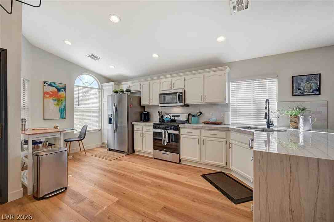 1808 Stablegate Ave - Photo 4 of 50