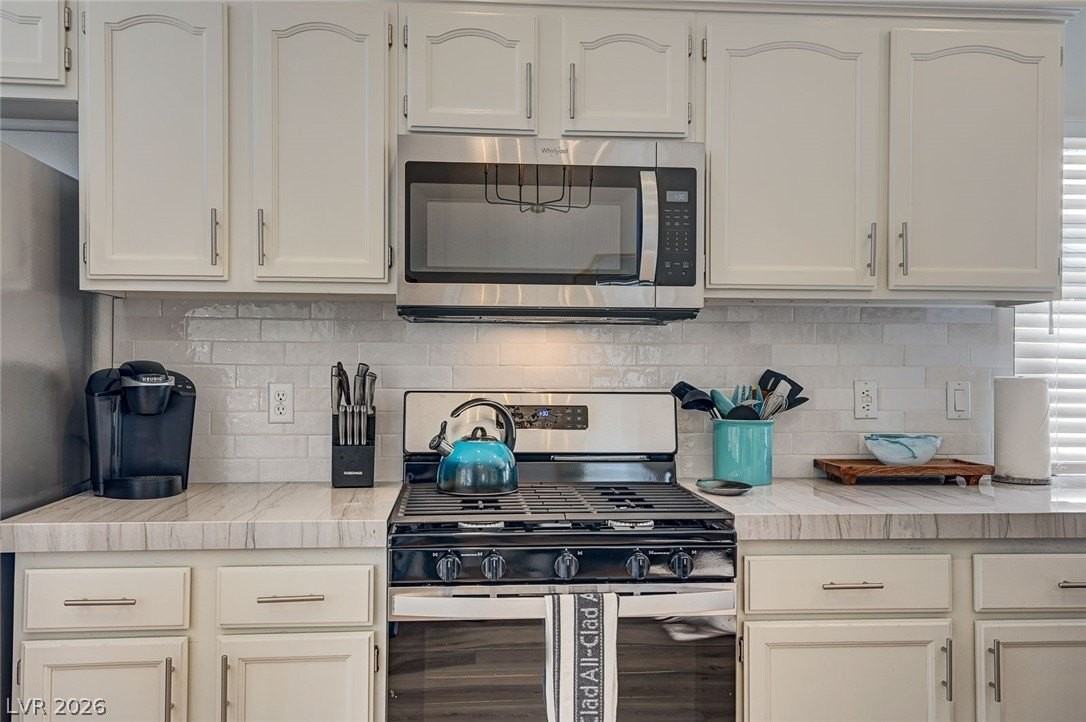 1808 Stablegate Ave - Photo 5 of 50