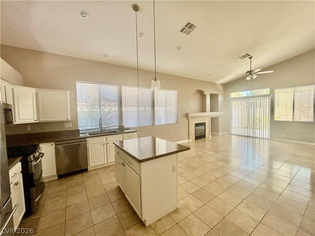 9737 Derbyhill Cir - Photo 4 of 17