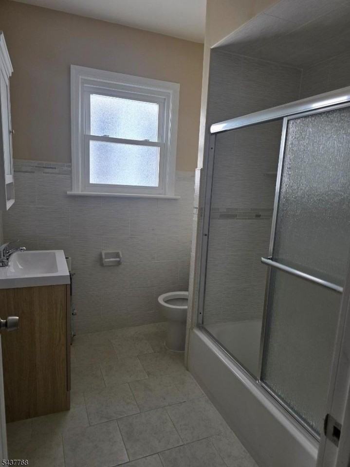 404 N 2nd St - Photo 7 of 8