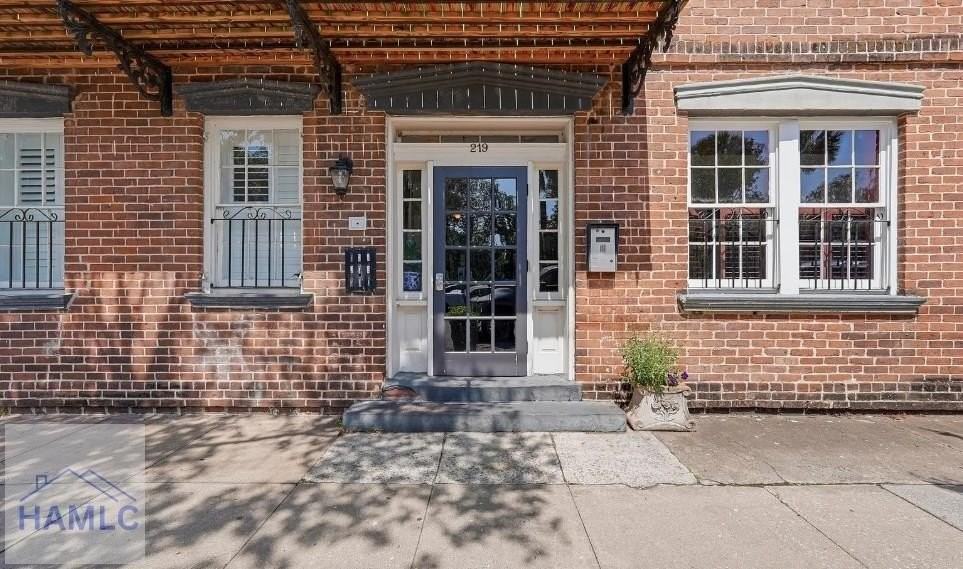 219 Abercorn St #F2 - Photo 6 of 13