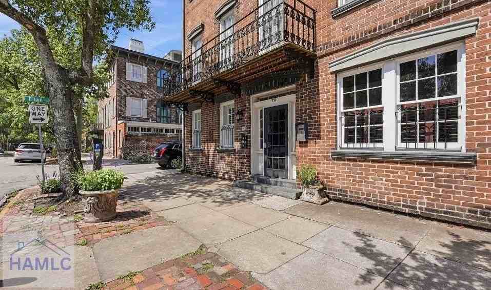 219 Abercorn St #F2 - Photo 7 of 13