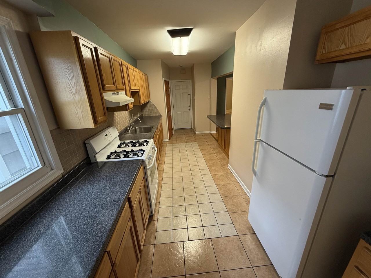 946 Broadway #2 - Photo 4 of 14