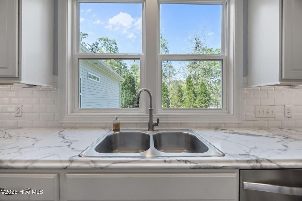 164 Bay View Dr - Photo 6 of 50