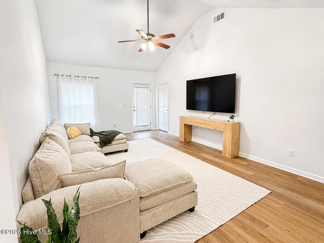 160 Brandimere Dr - Photo 4 of 18