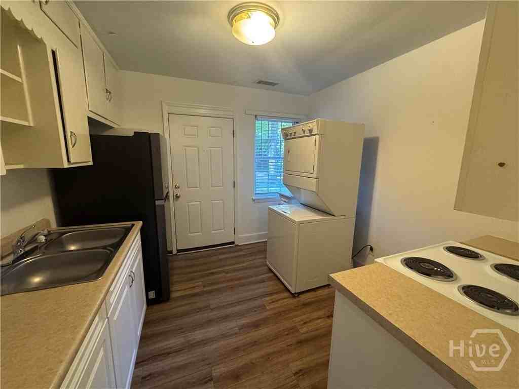 253 Springdale St - Photo 3 of 13