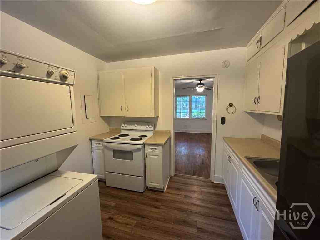 253 Springdale St - Photo 4 of 13