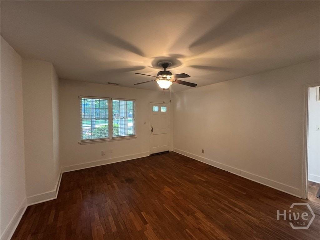 253 Springdale St - Photo 5 of 13