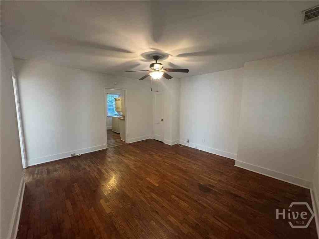 253 Springdale St - Photo 6 of 13