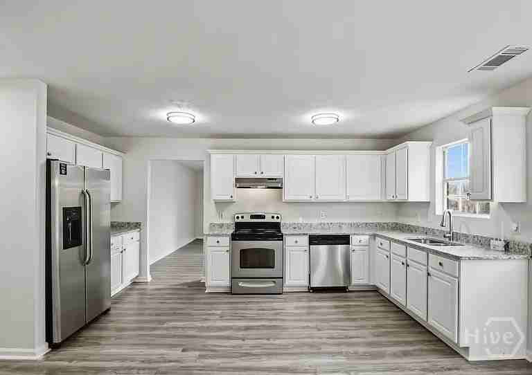 1728 Silverchase Dr - Photo 3 of 18