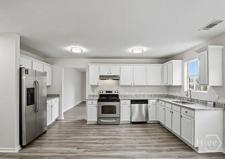 811 Greenwood Xing - Photo 3 of 18