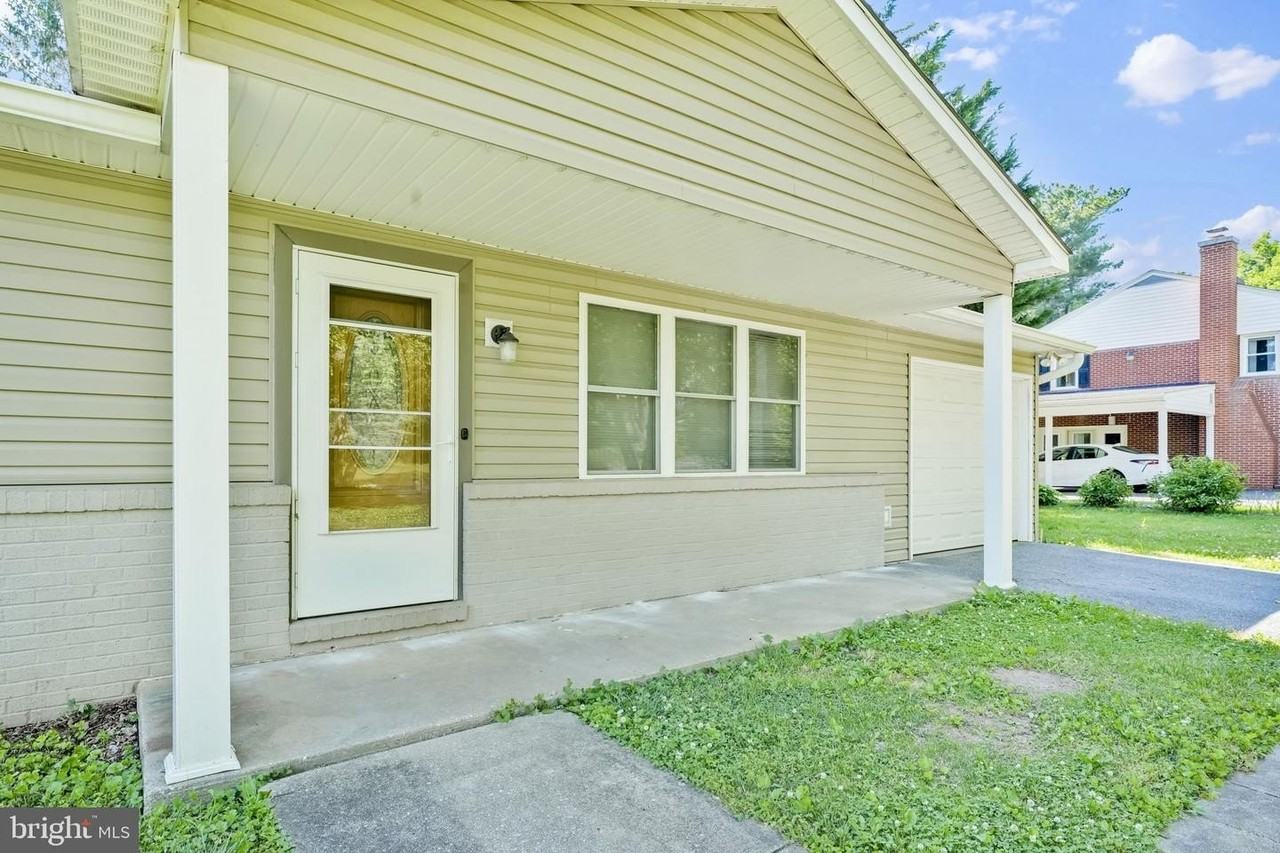 810 Wisteria Dr - Photo 6 of 50