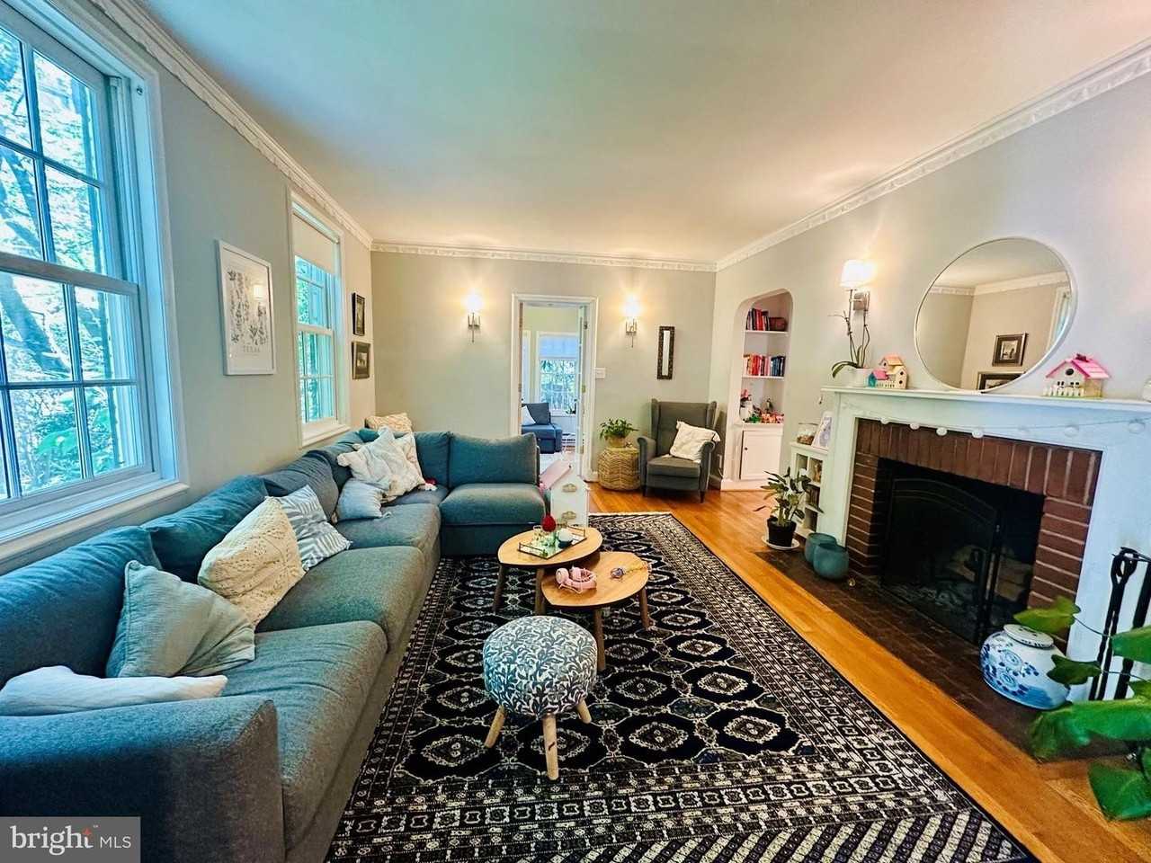 4113 Oliver St - Photo 2 of 12