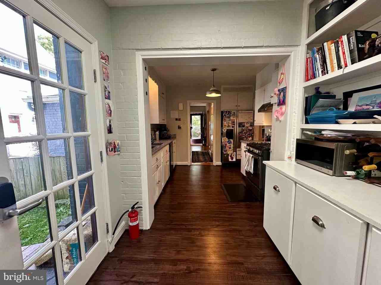 4113 Oliver St - Photo 6 of 12