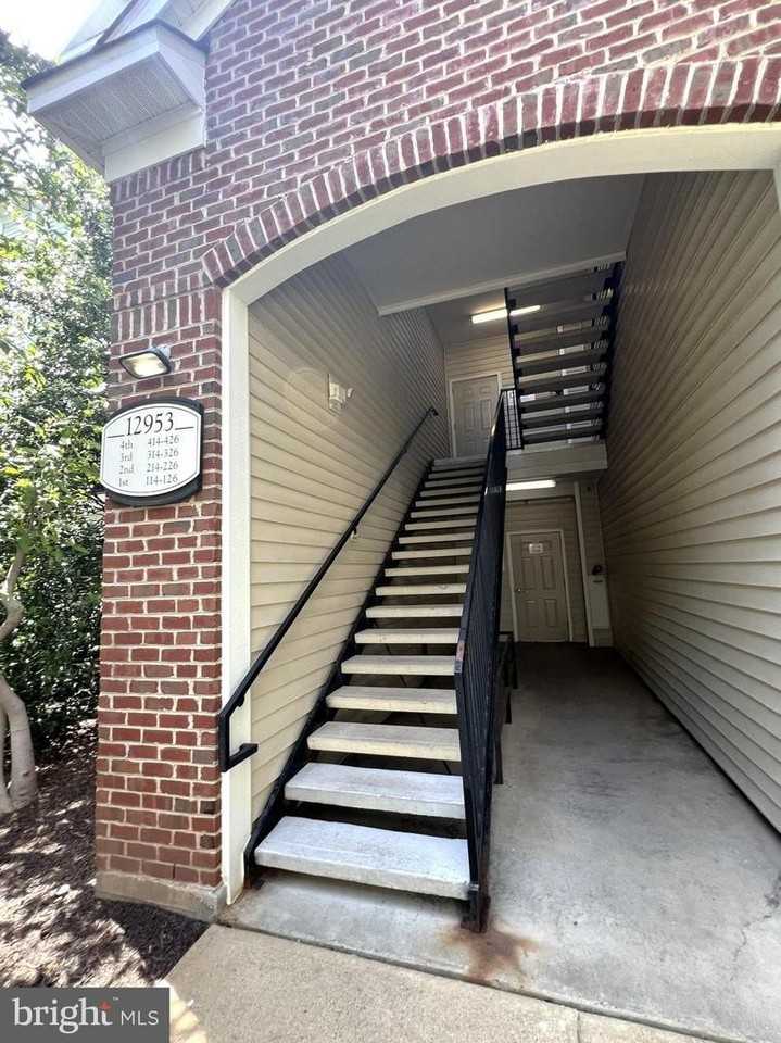 12953 Centre Park Cir - Photo 3 of 41