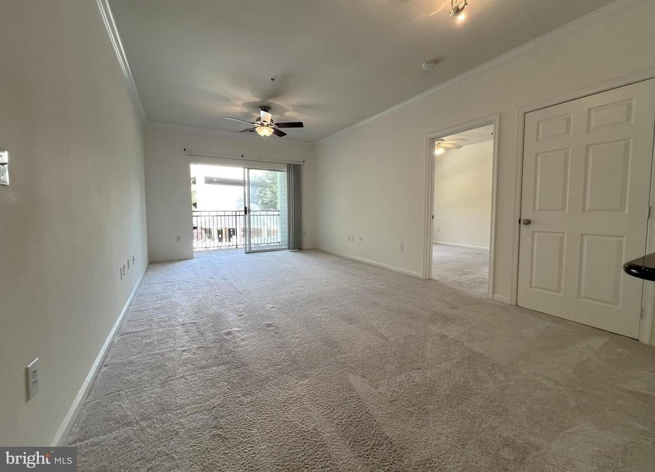 12953 Centre Park Cir - Photo 7 of 41