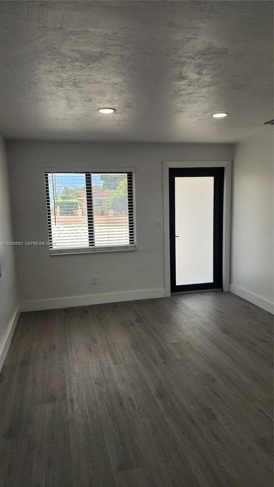 8701 Sw 36th St - Photo 3 of 29