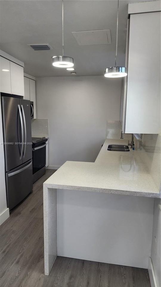 8701 Sw 36th St - Photo 6 of 29