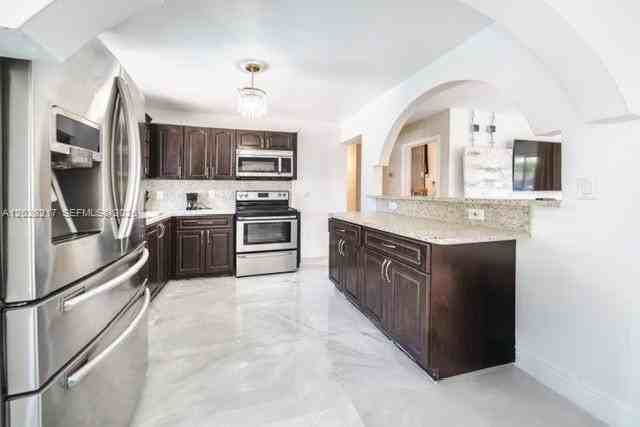 1720 Sw 64th Ter - Photo 3 of 11