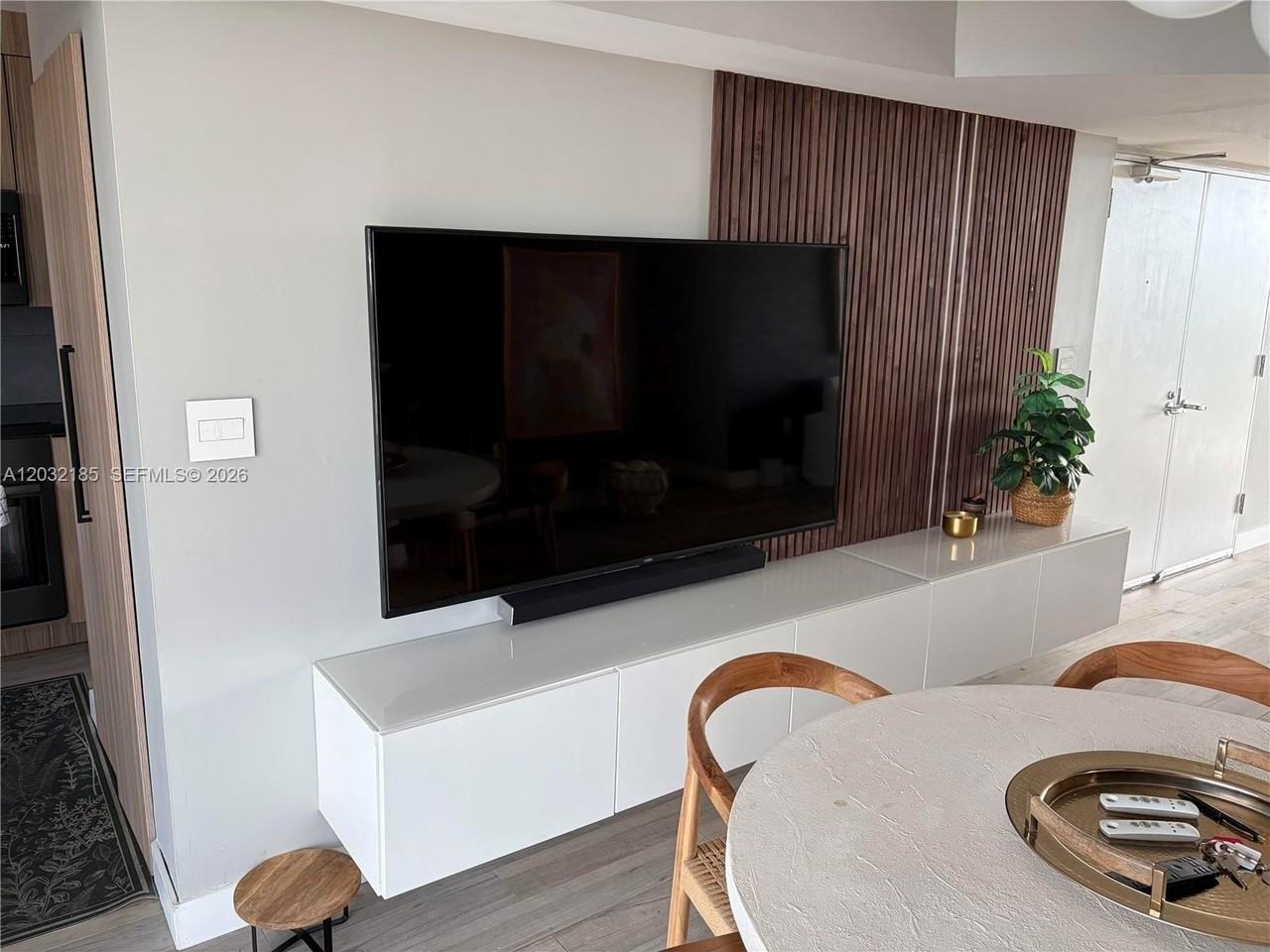 5900 Collins Ave #702 - Photo 6 of 50